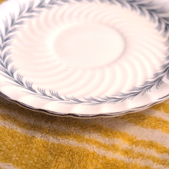 Aynsley Mayfair bone china teacup saucer - Picture 2 of 4